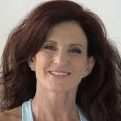 Perfil Angela Crowley